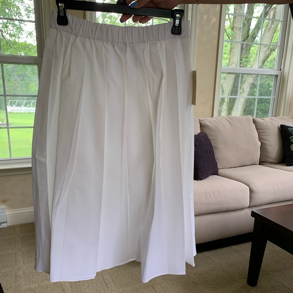 MICHAEL KORS- White Pleated Skirt - Picture 2 of 11